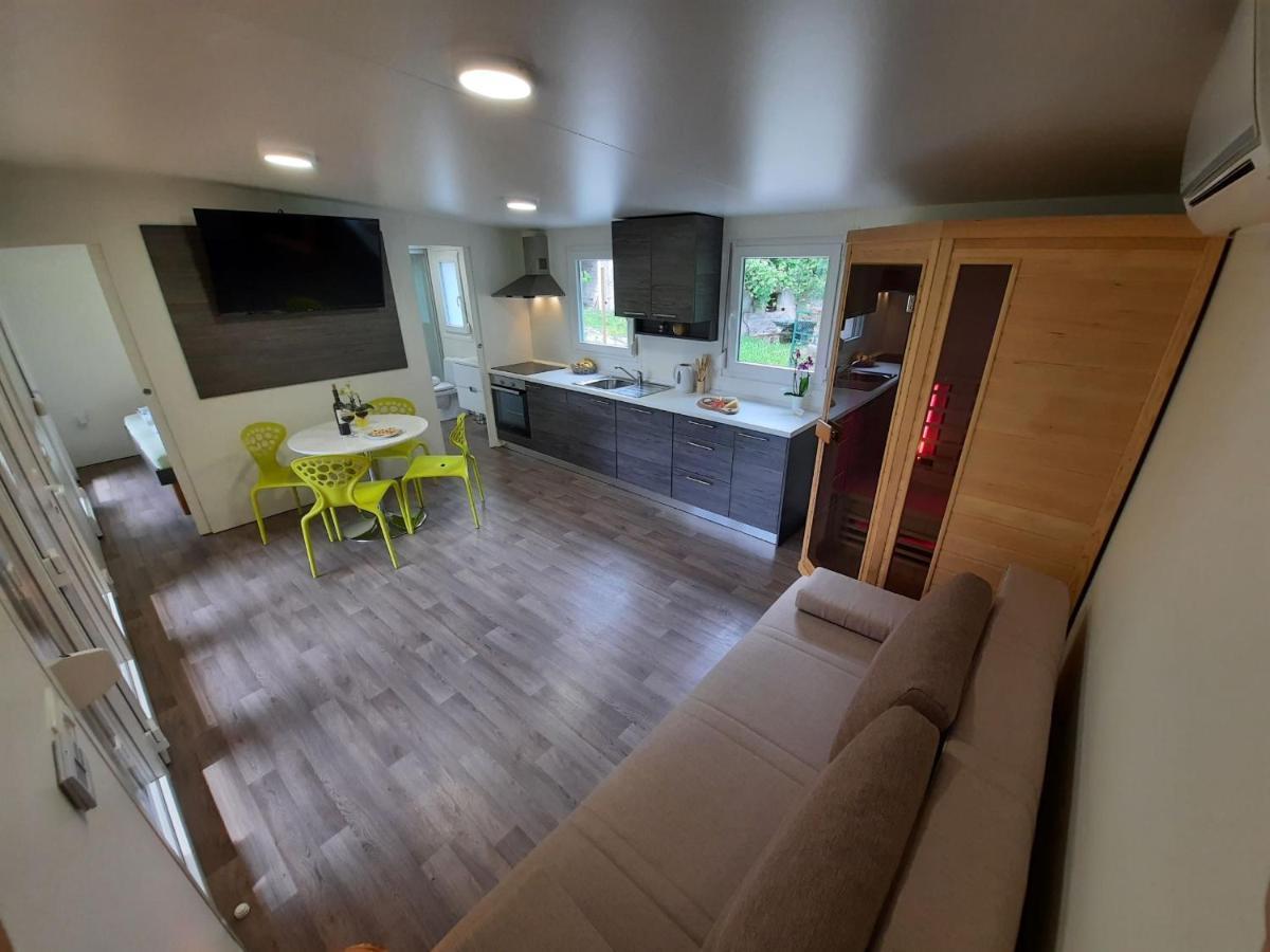 Chalet And Apartment Zonir With Sauna Кобарид Экстерьер фото