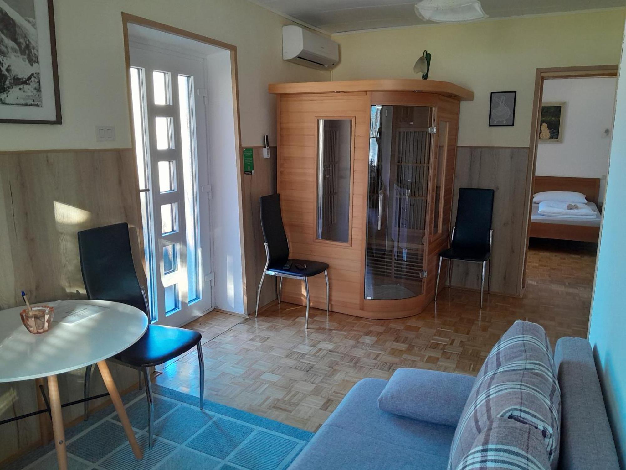 Chalet And Apartment Zonir With Sauna Кобарид Экстерьер фото